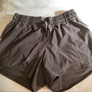 Lululemon Gray 4” Hott Hot Shorts - Size 6